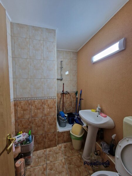 Calea Mosilor 4 camere semidecom. etaj 3/8 bloc 1982 reabilitat, lift, interfon